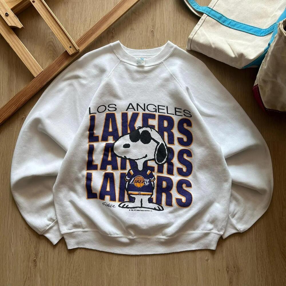 80s LA Lakers Peanuts Snoopy Printed Graphic Basketball Team Crewneck Sweatshirt